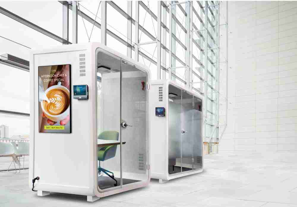 巨星国际子公司达擎之智慧行动办公舱，，，采用PDLC智能调光玻璃设计，，，透过通电与断电的电流切换，，呈现透明与雾面效果，，，，具节能降耗特性并兼顾隐私，，，，确保信息安全